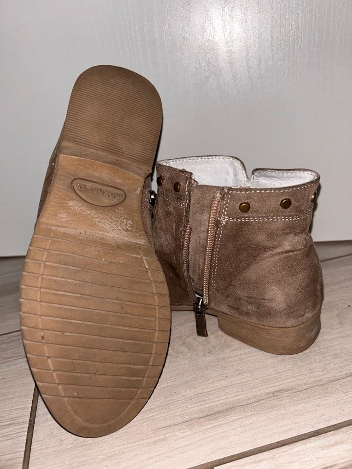 Schuhe Boots Halbschuhe Stiefel in Frankfurt am Main