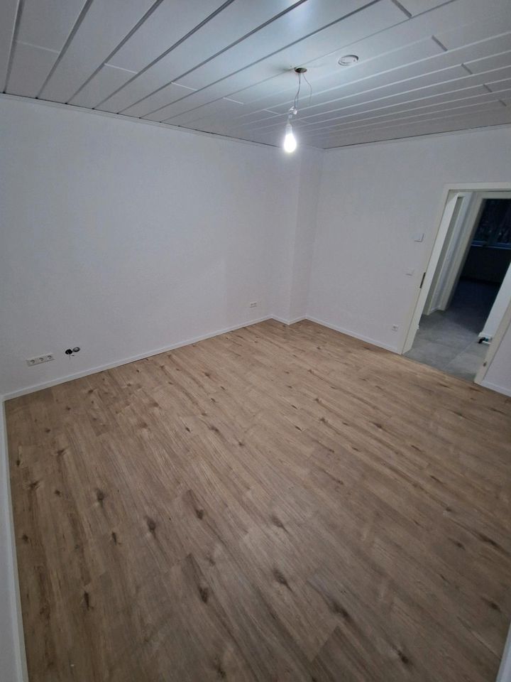 2,5 Zimmer Wohnung Fußbodenheizung Garage möglich in Duisburg