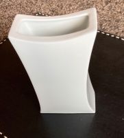 Rosenthal Studio-Line Vase weiß 17cm 80er Jan van der Vaart konve Nordrhein-Westfalen - Mönchengladbach Vorschau