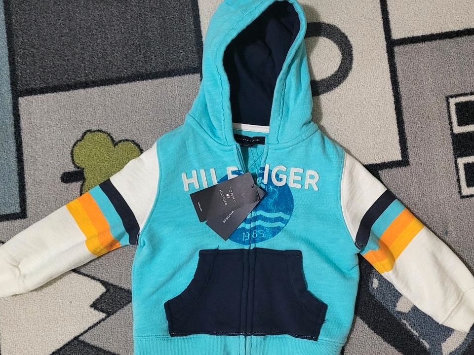 Tommy Hilfiger Hoody neu Gr. 2 Jahre in Eltville