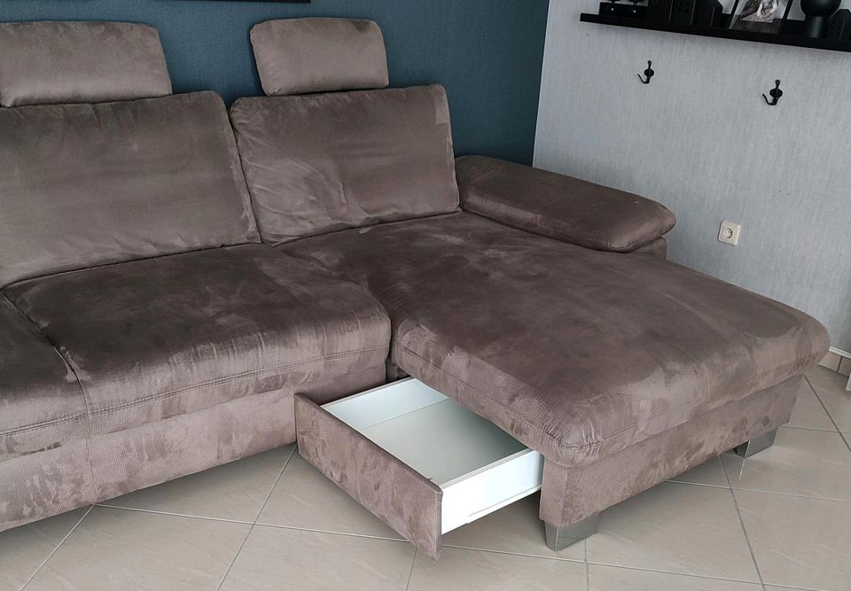 Wohnzimmer Schlafsofa/ Sofa/ Couch in Dörpen