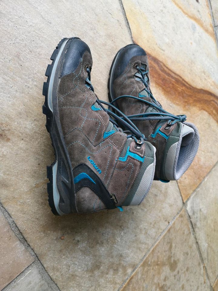 Lowa Damen Trekking Schuhe GTX, Gr. 40 in Bayern - Türkenfeld | eBay  Kleinanzeigen ist jetzt Kleinanzeigen