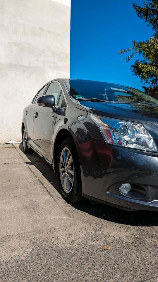 Toyota Avensis 1.8 2.Hand in Köln