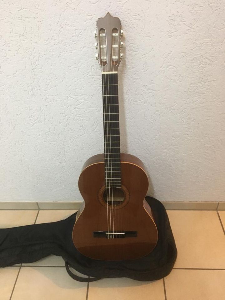 Gitarre für Anfänger in Tengen