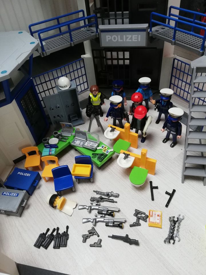 Playmobil Polizei-Kommandozentrale mit Erweiterung Alarmanlage in Wetter (Ruhr)