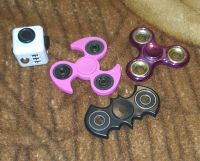 Fidget Spinner Badman schwarz/rosa/lila Anti-Stess Würfel Bayern - Rohr Mittelfr. Vorschau