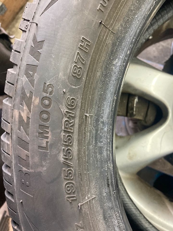 2 Winterreifen Bridgestone 195/55 16 87H in Nahe