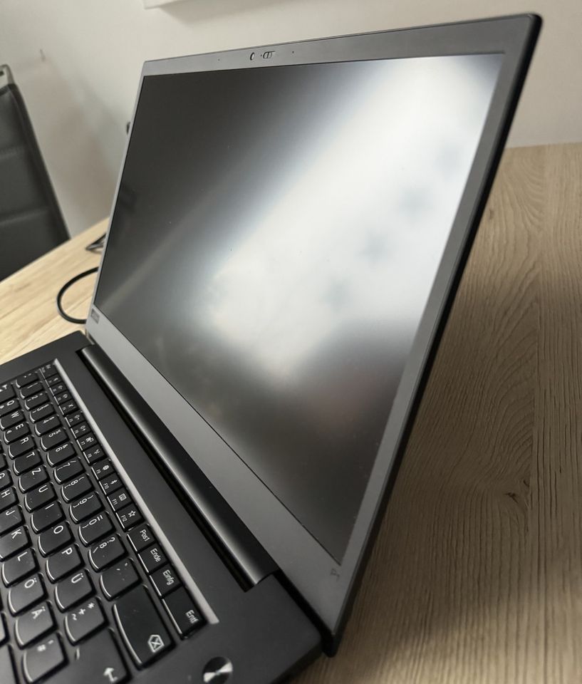 Lenovo ThinkPad P1 i7-10850H | 32GB | 1TB SSD | QUADRO T2000 in Moers