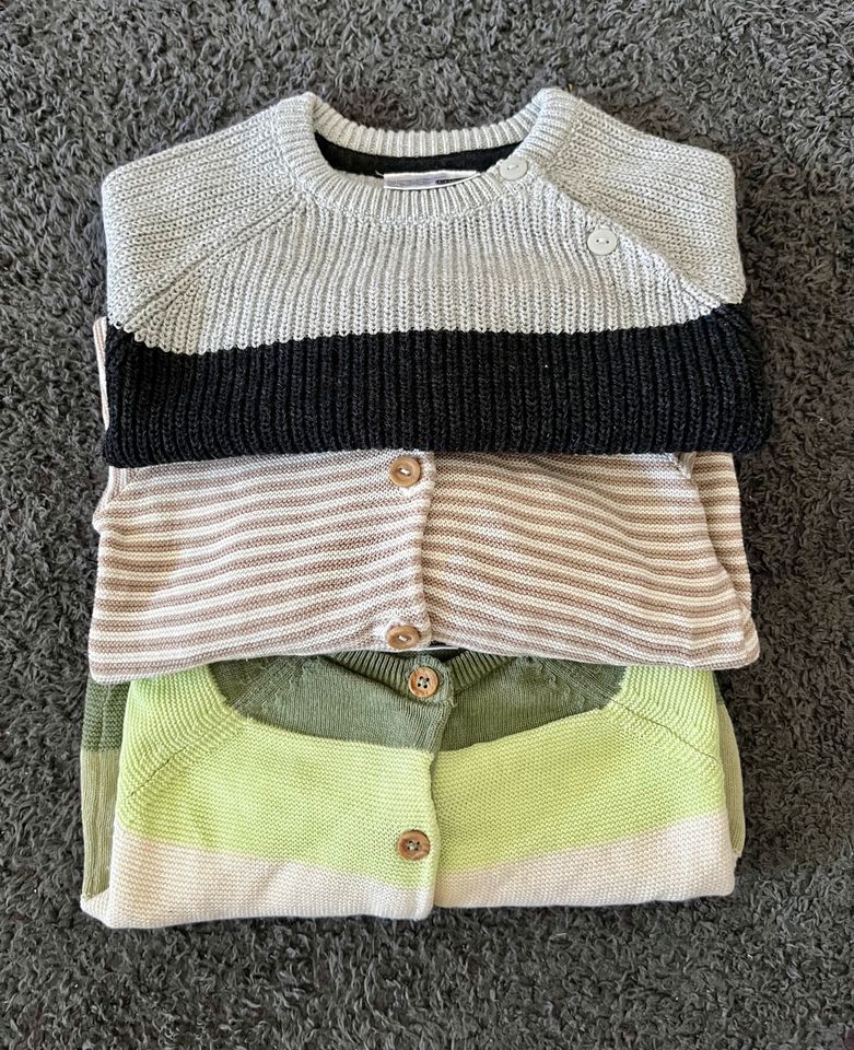 Babykleidung Strickjacken/ Pullover Jungs Größe 80 in Hürth