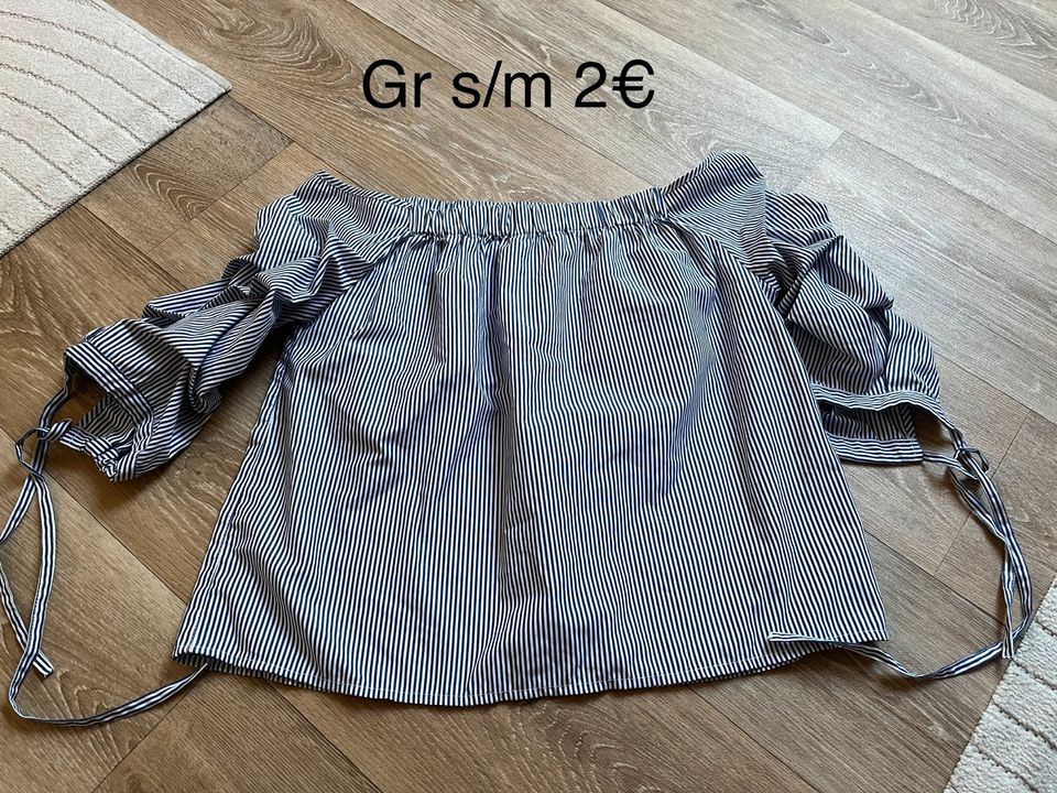 Damen Kleidung Stück 2€ in Varel