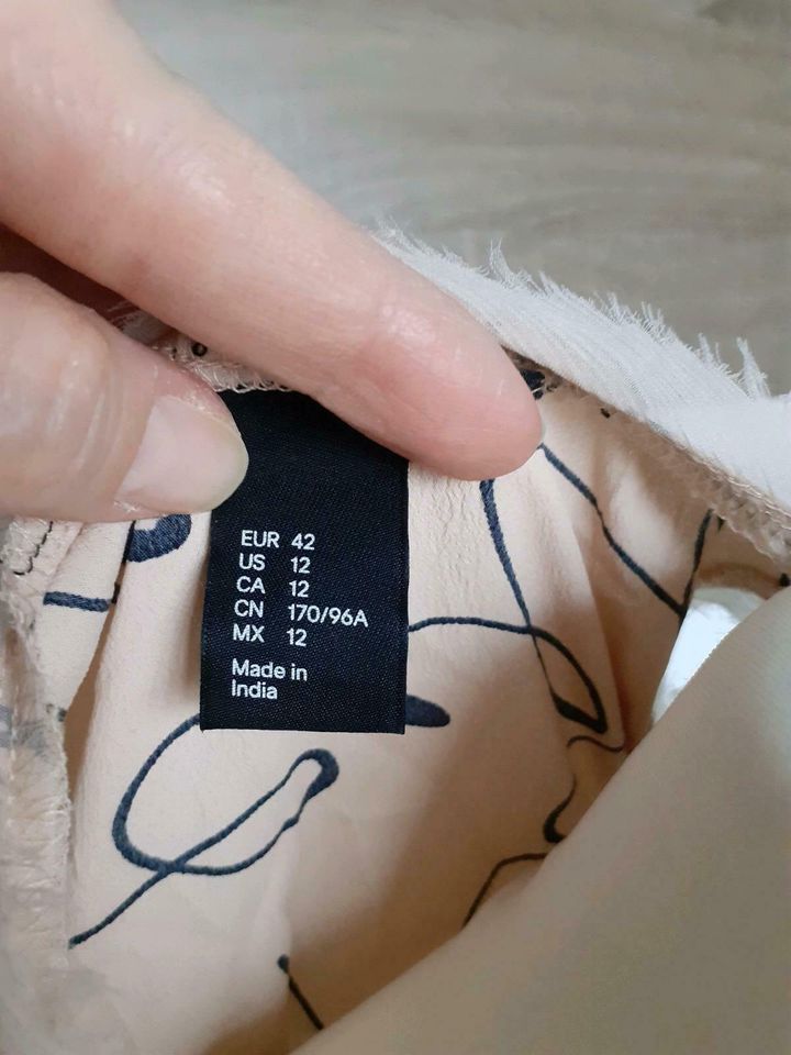 H&M Top⭐Größe 42 in Hanau