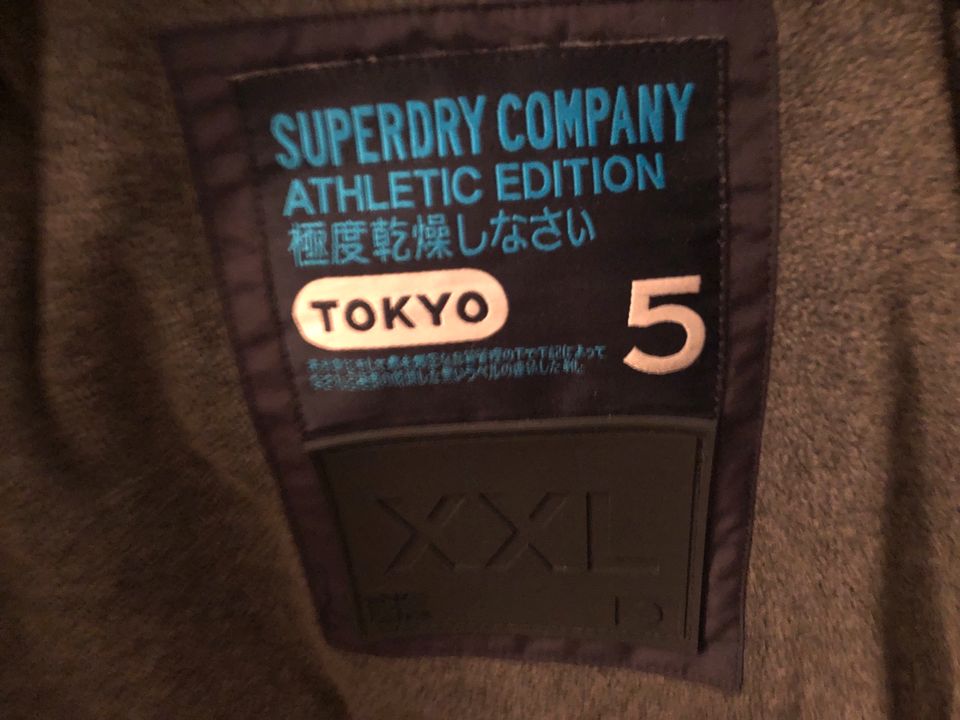 Superdry Winterjacke Grösse XXL, eher L in Oldenburg