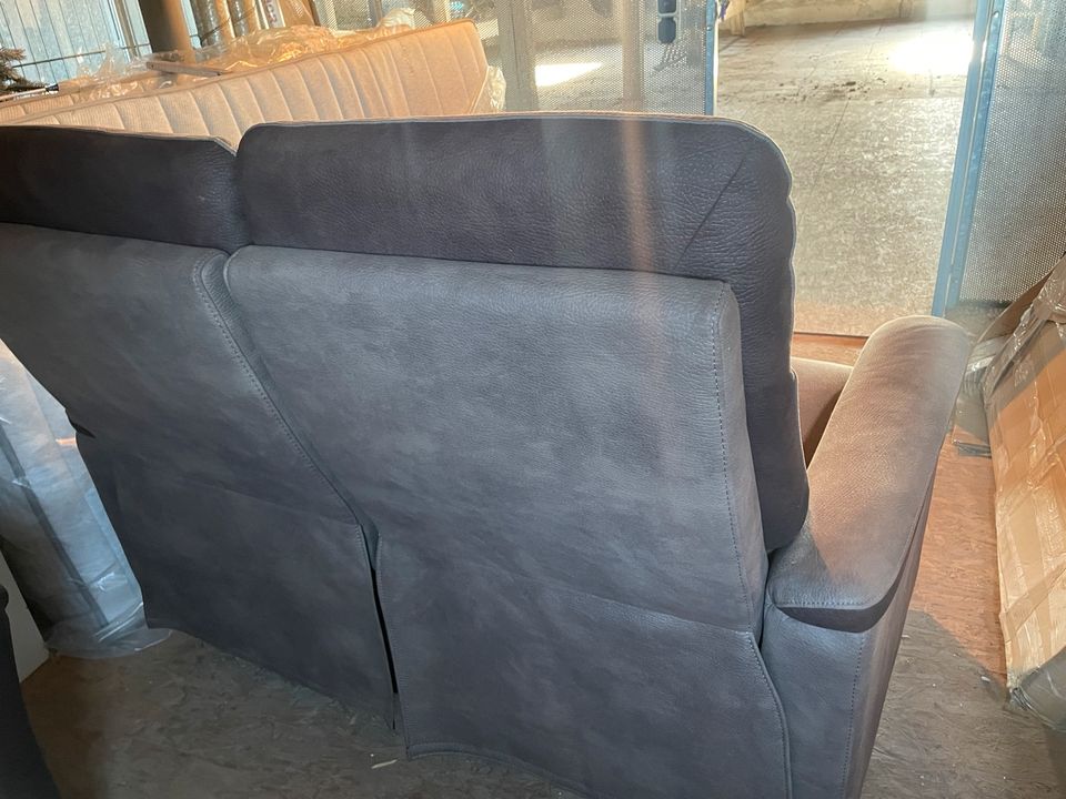 Polster Sofa Couch 2er Velourart grau top makellos in Hannover