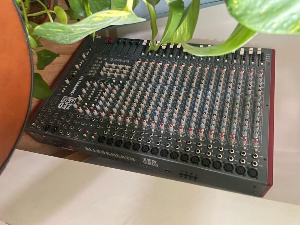 Allen & Heath Zed R16 Bastler in Fürth