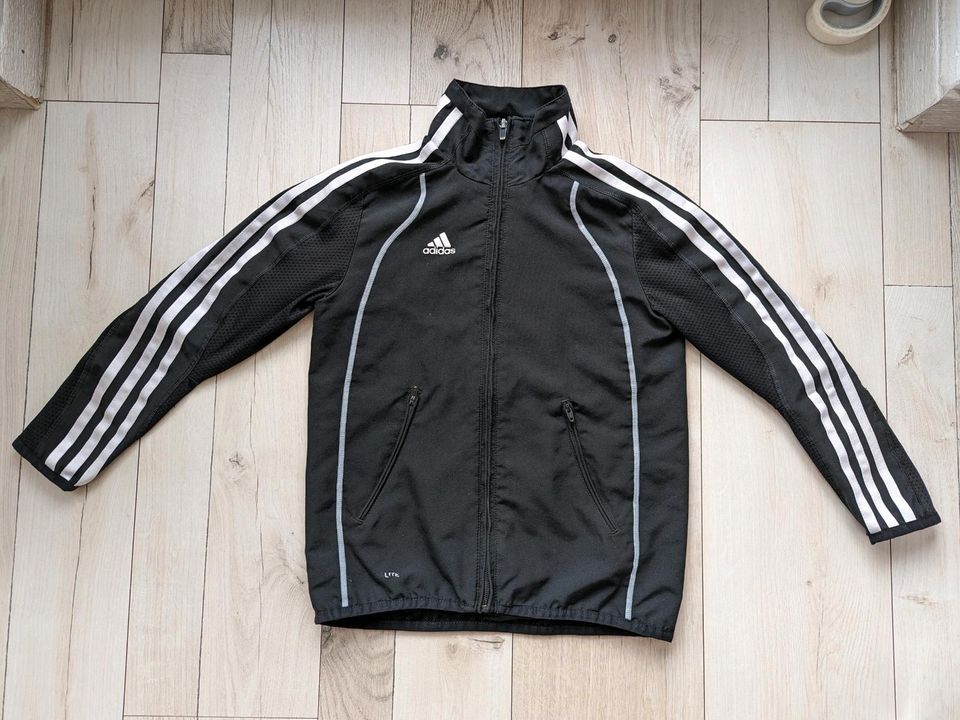 Adidas Kinder Zipper Sport Jacke Trainingsjacke schwarz 128 in  Baden-Württemberg - Hockenheim | eBay Kleinanzeigen ist jetzt Kleinanzeigen