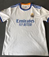 Real Madrid Shirt und kurze Hose Düsseldorf - Oberbilk Vorschau
