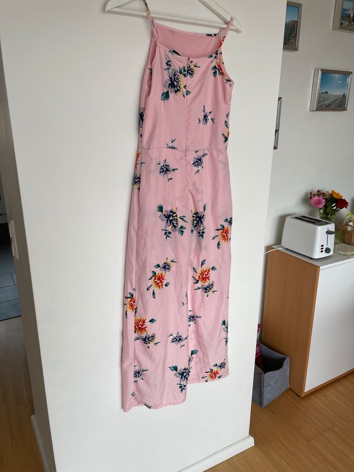 Kleid mit Hose und Schleppe Mädchen 164/170 in Stuttgart