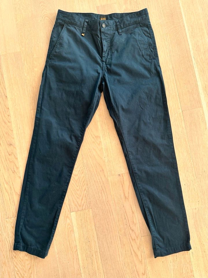 Hugo Boss Herren Chino dunkelblau 31/32 Hose in Bad Homburg