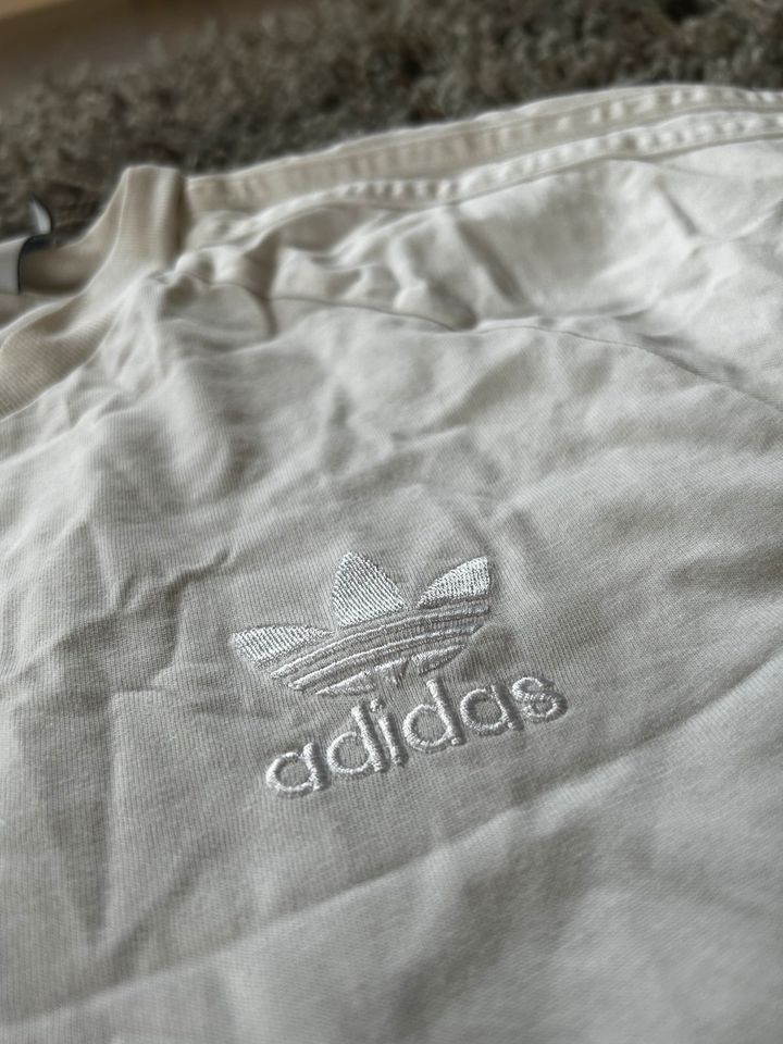 Adidas T-Shirt - Gr.M in Moormerland