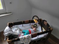 Reisebett mit Neugeboreneneinsatz und Wickeltisch Nordrhein-Westfalen - Velbert Vorschau