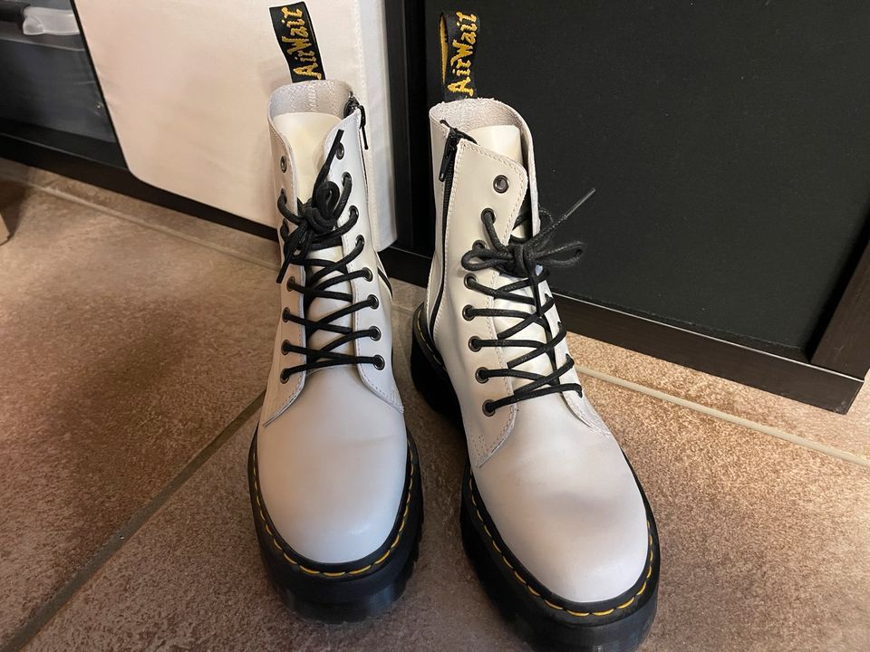 Dr Martens Plateau Jadon Boots Glattleder Weiß Größe 40 wie neu in Bedburg