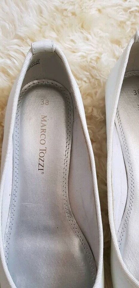 ❤Marco Tozzi❤weiße Ballerinas/Brautschuhe Gr.38 neuwertig in Mainleus