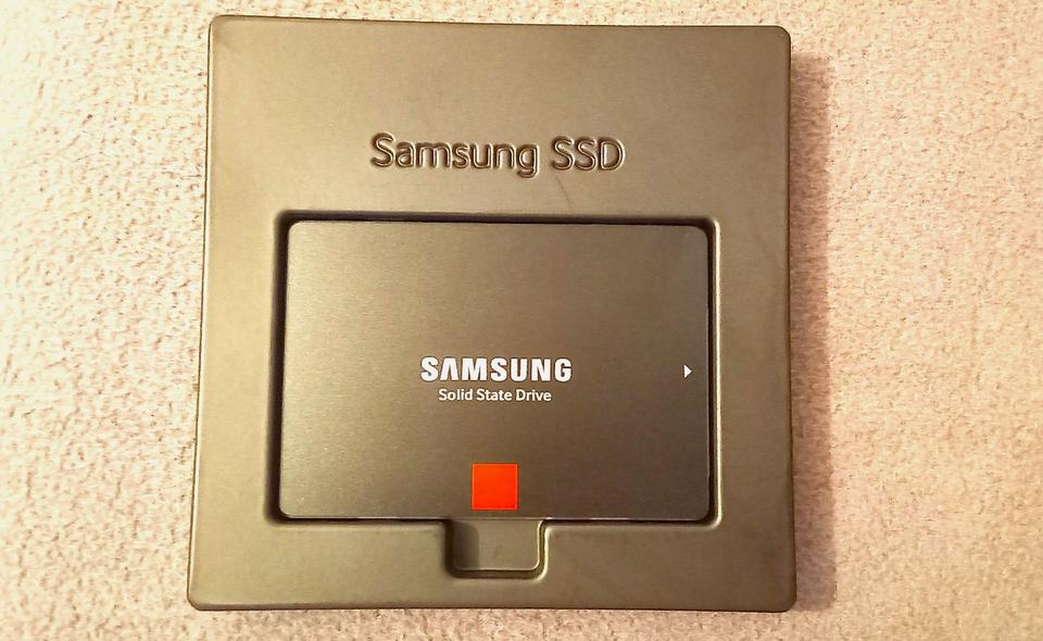 Samsung MZ-7KE256BW 850 Pro interne SSD 256GB (6,3 cm/2,5 Zoll) in Garbsen