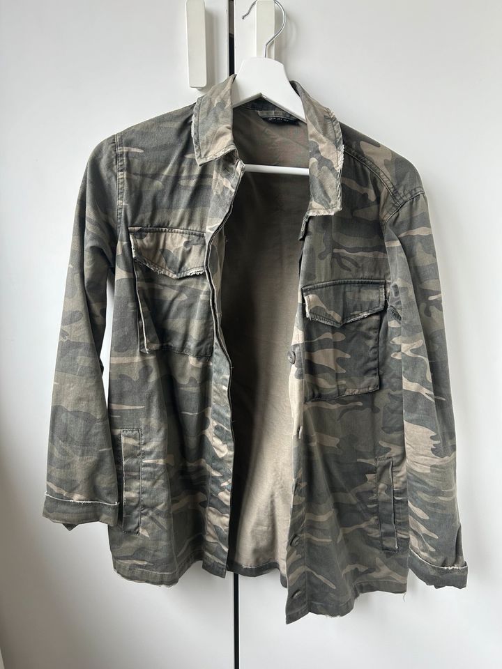 Camouflage Jacke / Bluse in Bonn