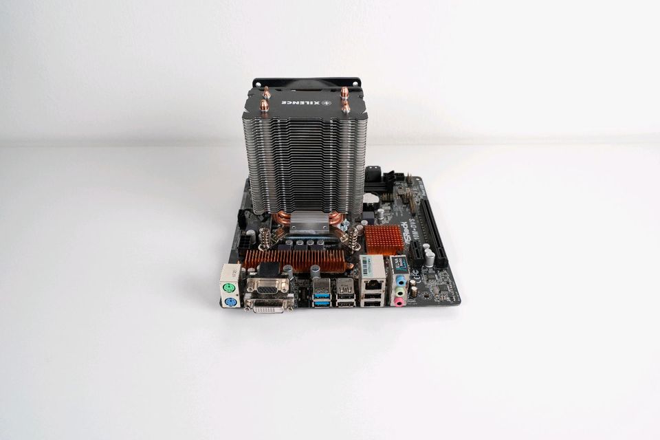 ASRock H110M-DVS + Intel Core I5 6400T + Lüfter in Hamburg