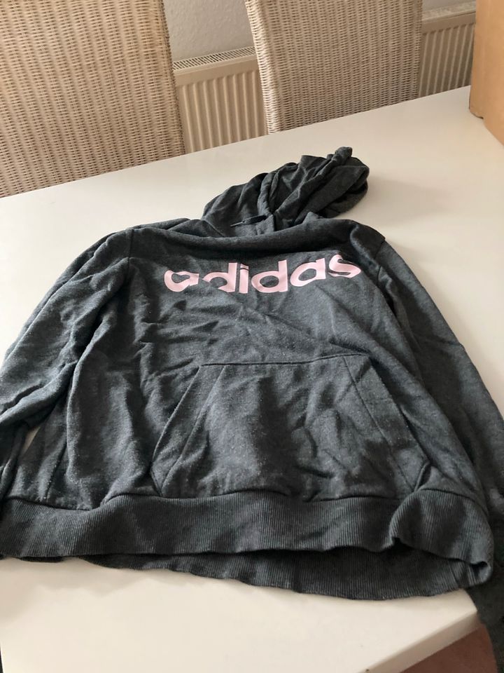 Adidas hoodie in Duisburg
