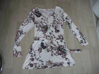 S.OLIVER Damen Shirt lang Größe 36 Gürtel tiefer Ausschnitt Blume Niedersachsen - Asendorf (Nordheide) Vorschau