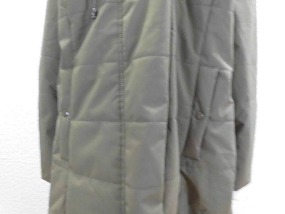 Steppjacke Jacke Mantel Outdoor Oliv Gr. 48 von BPC in Neuss