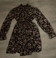 Schwarzes Kleid mit rose Blumen Nordrhein-Westfalen - Velbert Vorschau