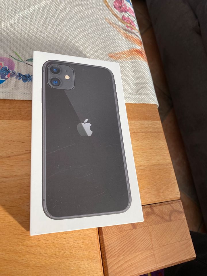 Iphone 11   64gb in Friedrichshafen