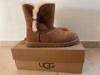 Original UGG Bailey Button Il Schneeboots chestnut Winterboots Wandsbek - Gartenstadt Vorschau