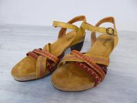Sandalen / Plateau Sandalen von Think! Gr. 38 Echtleder Nordrhein-Westfalen - Recklinghausen Vorschau
