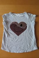 2 T-Shirts für Mädchen mit Wende-Pailletten von H&M Gr. 134/140 Baden-Württemberg - Karlsruhe Vorschau