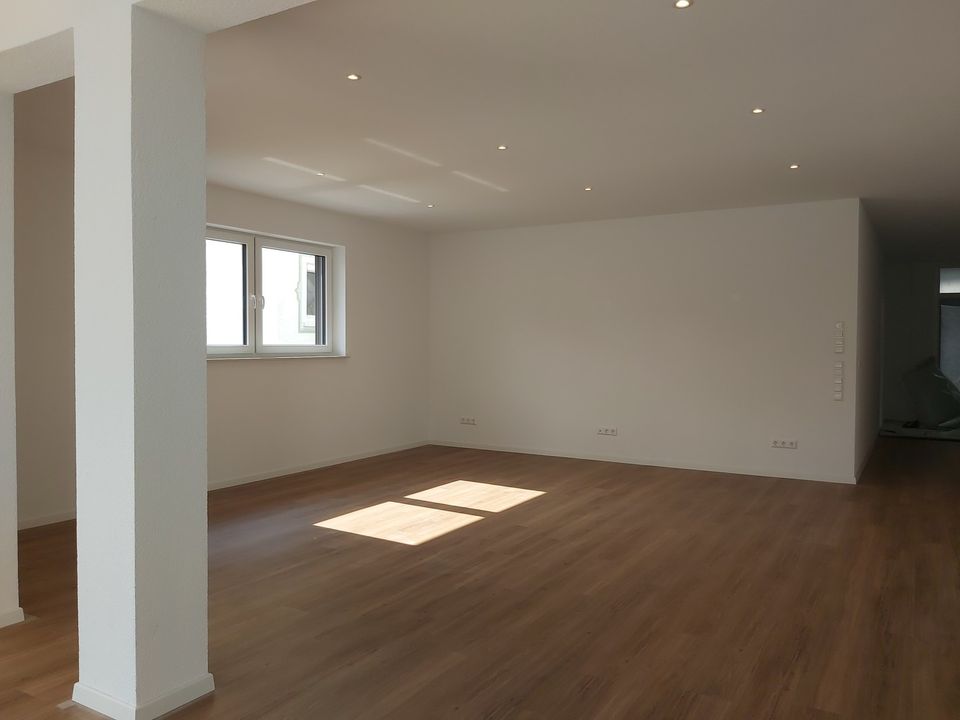 3,5 Zimmer EG-Neubauwohnung, gehobene Ausstattung mit Terrasse ab 01.08.2024 oder früher in Friedrichshafen