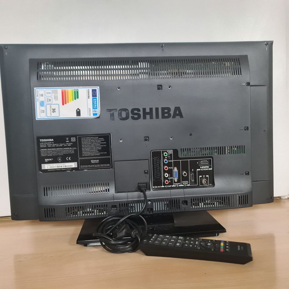 Fernseher TV LED Flachbild Toshiba 23EL933G in Kelkheim