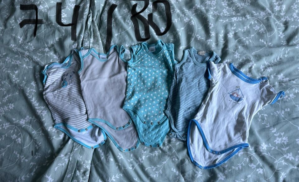 Babykleidung Kleidung Junge 74 80 86 Shirt Hose Body Strampler in Burgau
