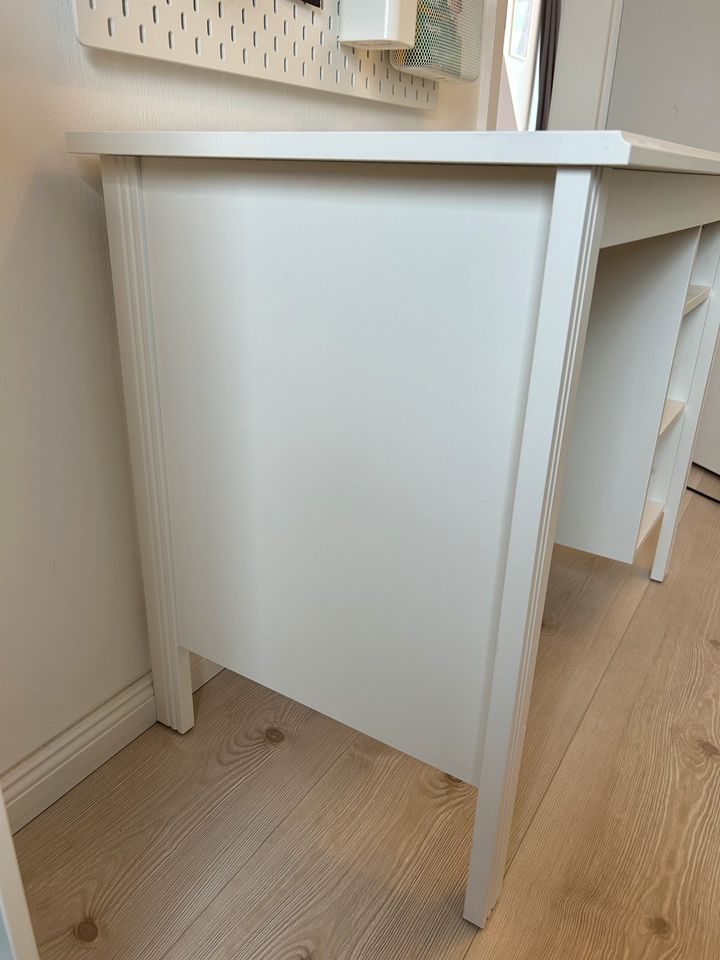 Schreibtisch IKEA Brusali in Wedel