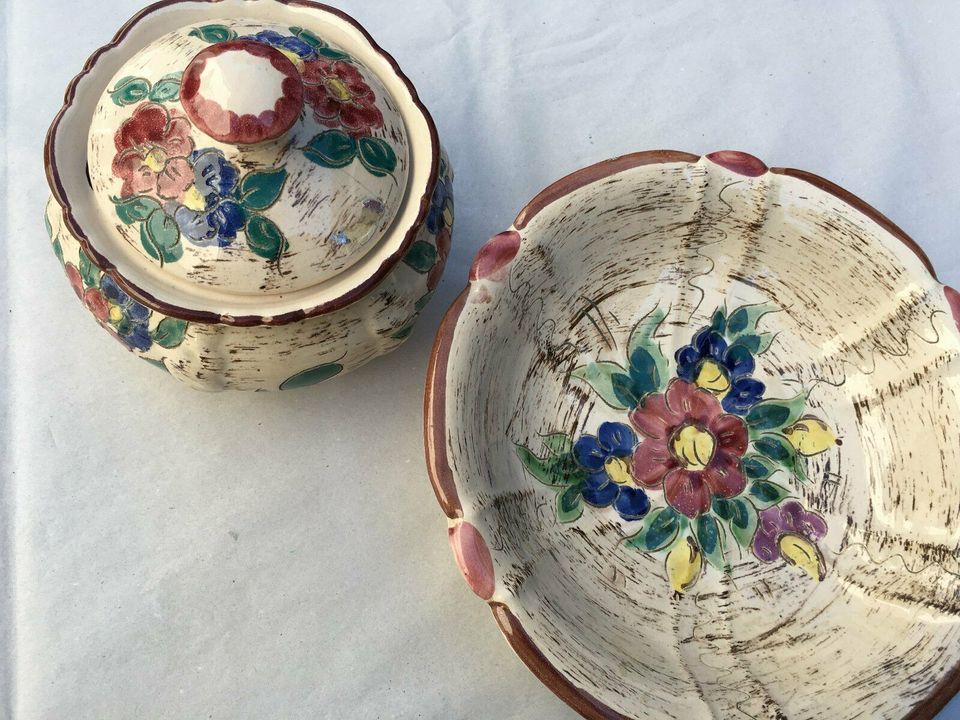 Schale und Dose aus Keramik in Eimeldingen