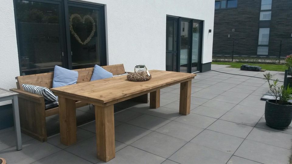 Gartenmöbel Gartentische Holztische Bänke Sitzgarnitur Handarbeit in Gronau (Westfalen)