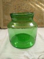 Große grüne Glas Vase wunderschön Waldglas? Friedrichshain-Kreuzberg - Kreuzberg Vorschau