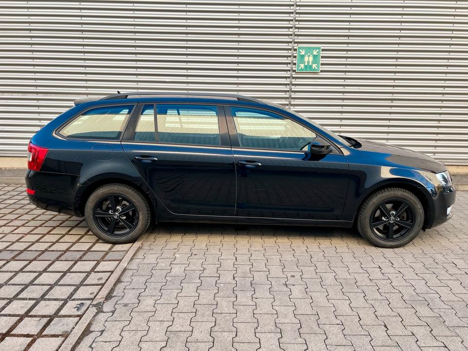 Skoda Octavia 2.0 TDI Ambition Green tec, Scheckheft, 2.Hand in Hannover