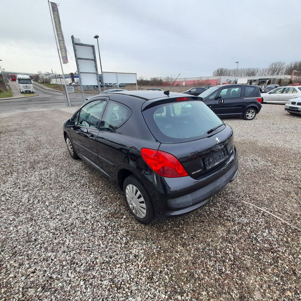 Peugeot 207  1,4L Benzin Tüv 3/2024 in Gägelow