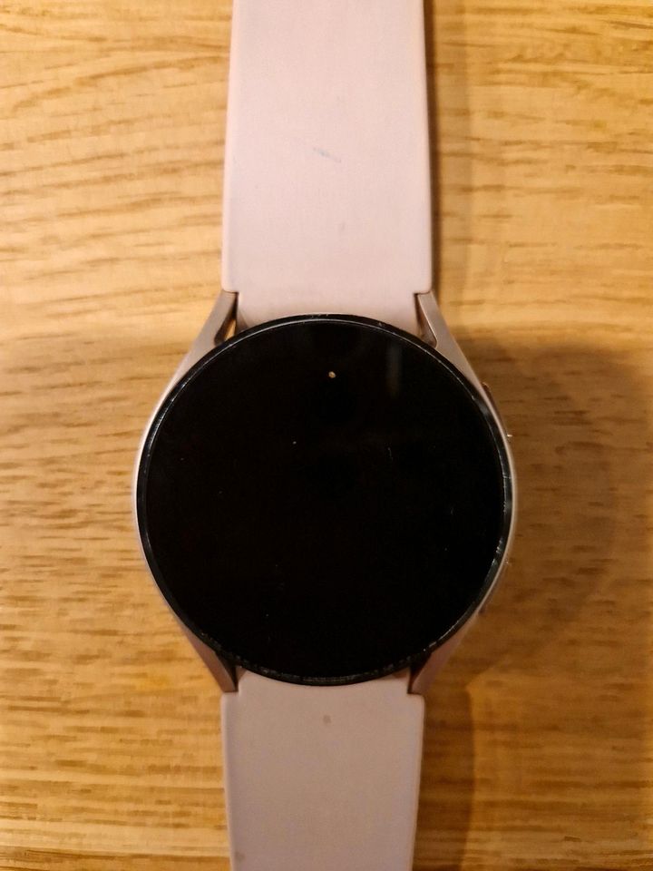 Samsung Galaxy Watch 4 in Neuberg