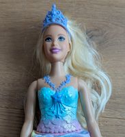 Barbie Puppe mit Regenbogen-Kleid Bayern - Schwabach Vorschau