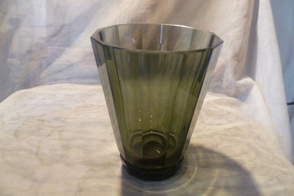 2 X Josef Hoffmann Karlsbad facettierte Jugendstil Glas Vase 1920 in Sternenfels