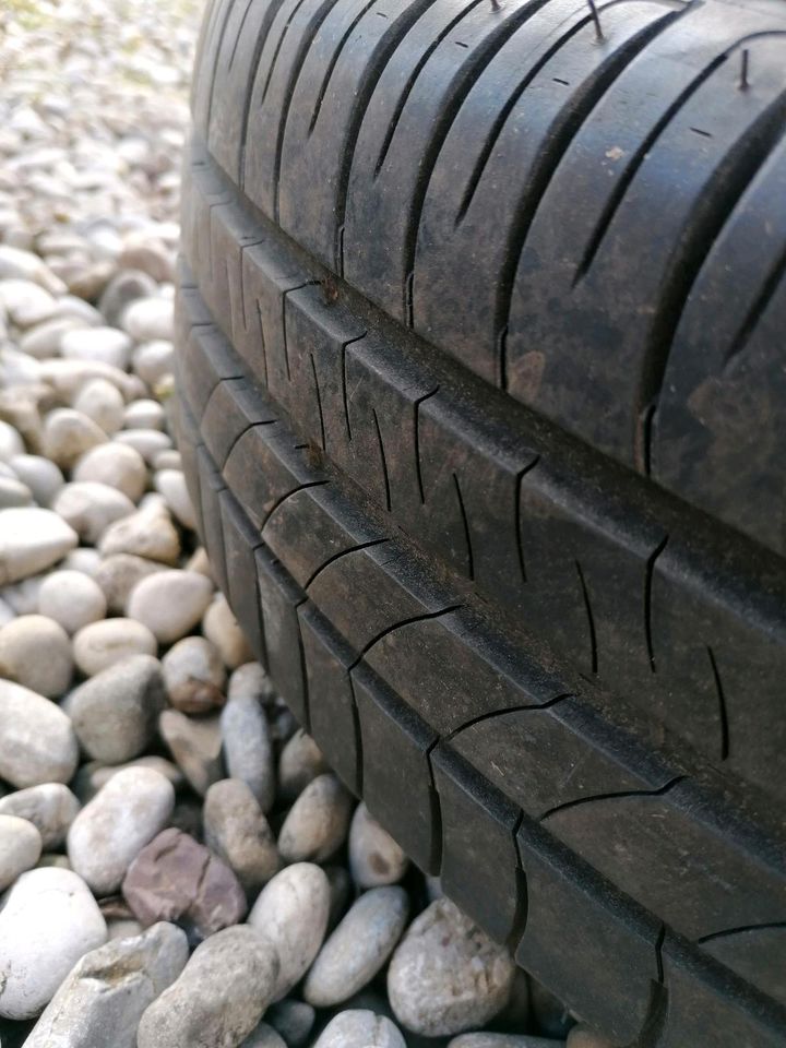 Sommerreifen Michelin 185/60R15 auf Stahlfelgen. Renault Clio in Pfaffenhausen